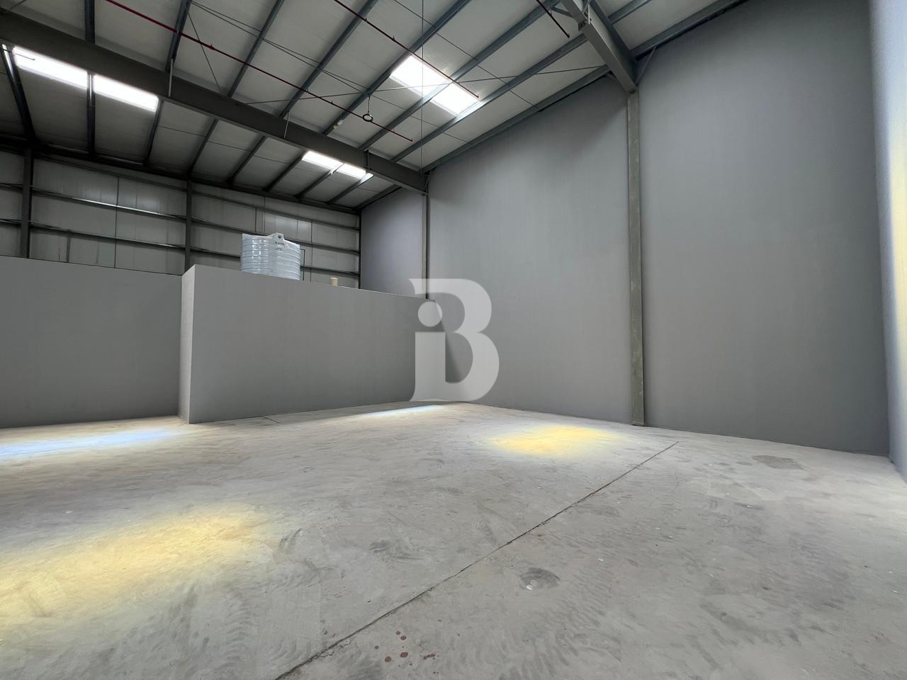 WAREHOUSE DIP 3,274 SQFT | 25KW | VACANT | CLEAN