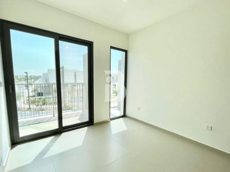 Pool and Park | Vacant soon | Exclusive Townhouse