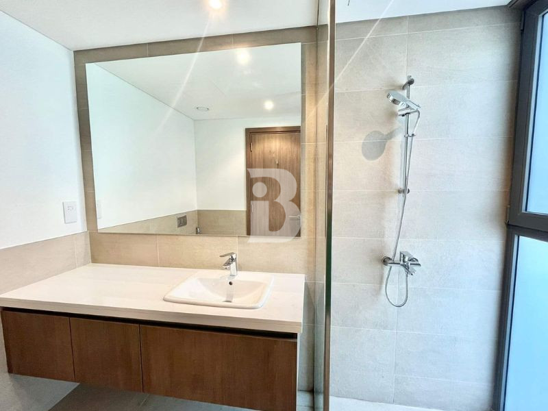 Pool and Park | Vacant soon | Exclusive Townhouse