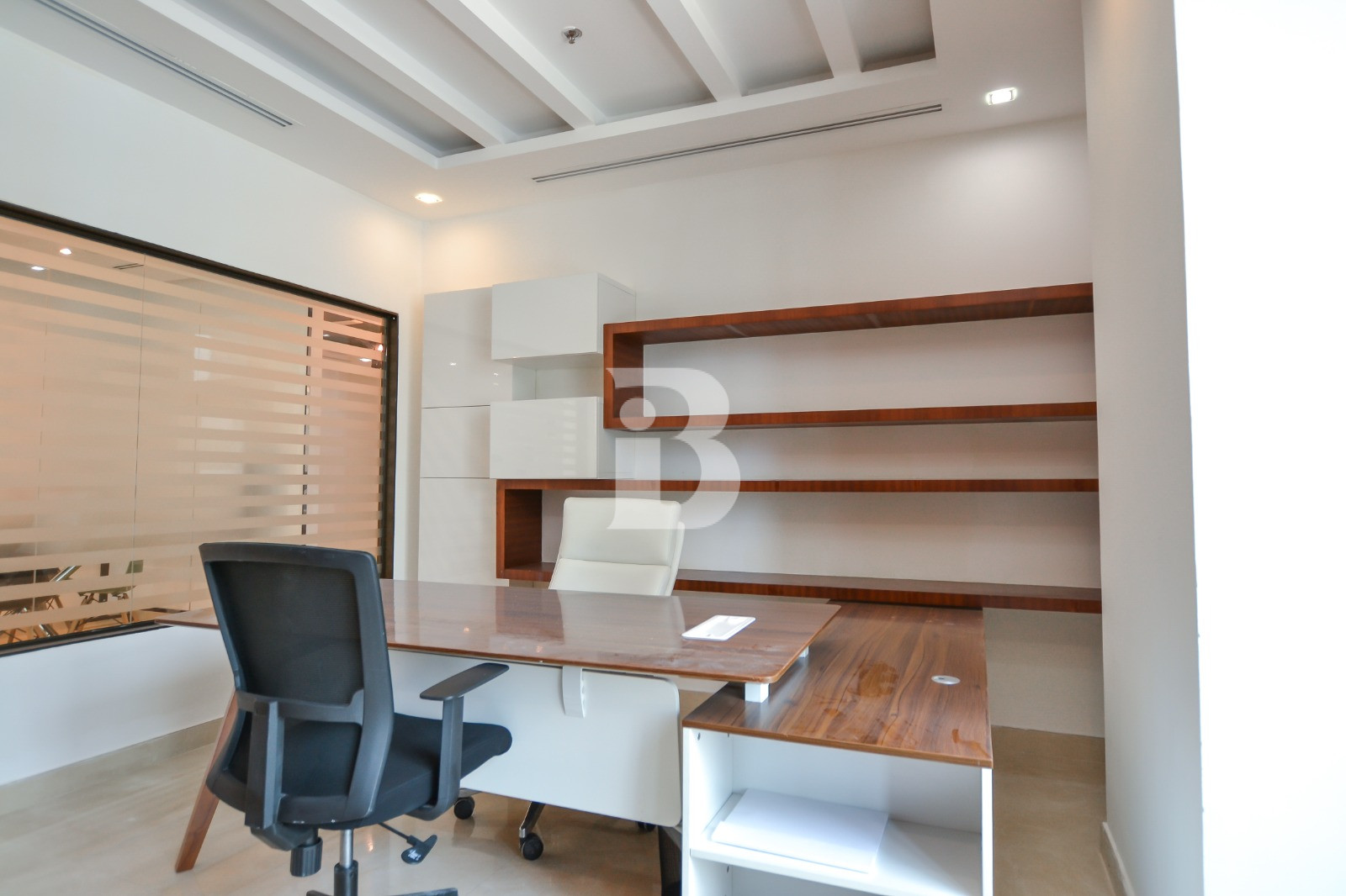 FULLY FURNISHED | WELL MAINTAINED | PARTITIONED