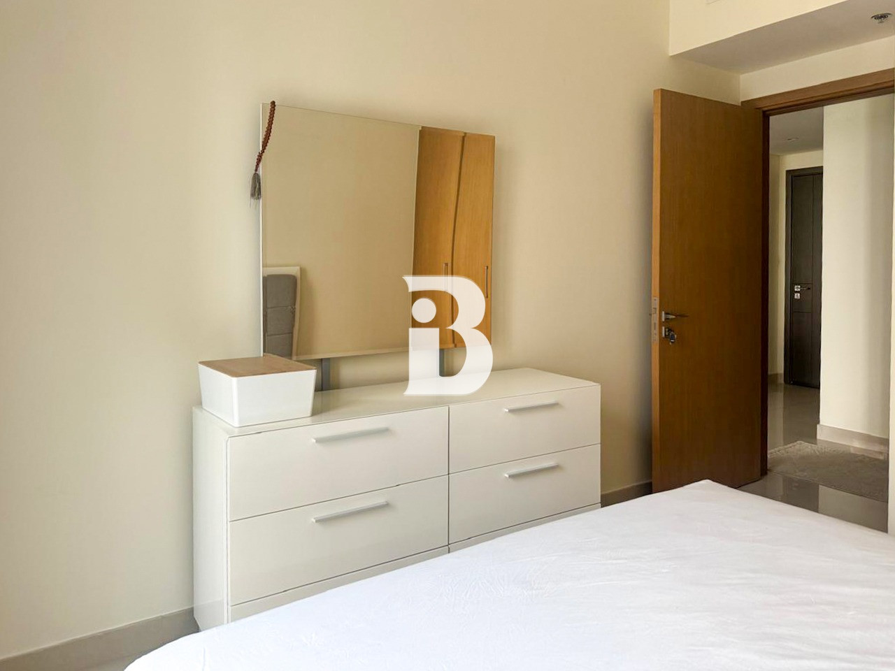 Spacious Unit |  Furnished | Prime Location
