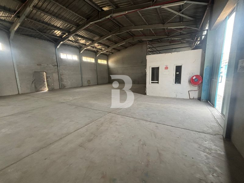 Spacious Warehouse |Easy Access | Vacant