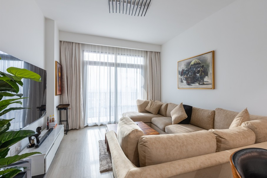 Family Friendly | Tenanted | Mid-Floor Unit