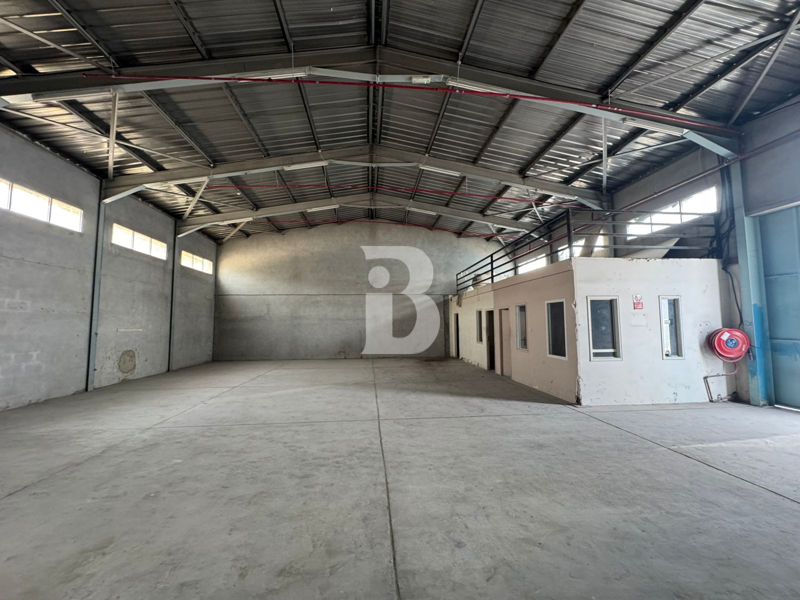 EASY ACCESS |WELL MAINTAINED |PERFECT FOR STORAGE