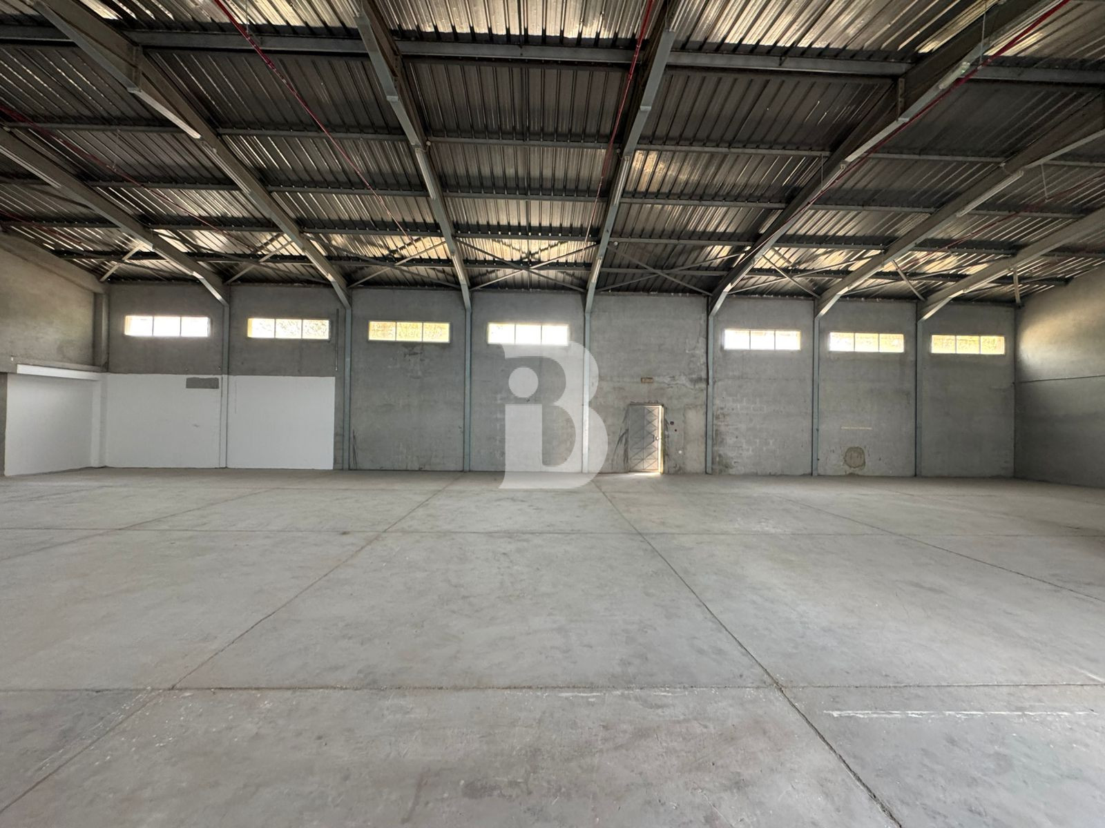 EASY ACCESS |WELL MAINTAINED |PERFECT FOR STORAGE