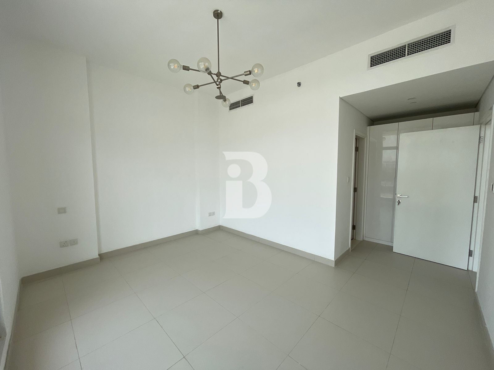 1BR - UNFURNISHED | DOWNTOWN SKYLINE | SPACIOUS