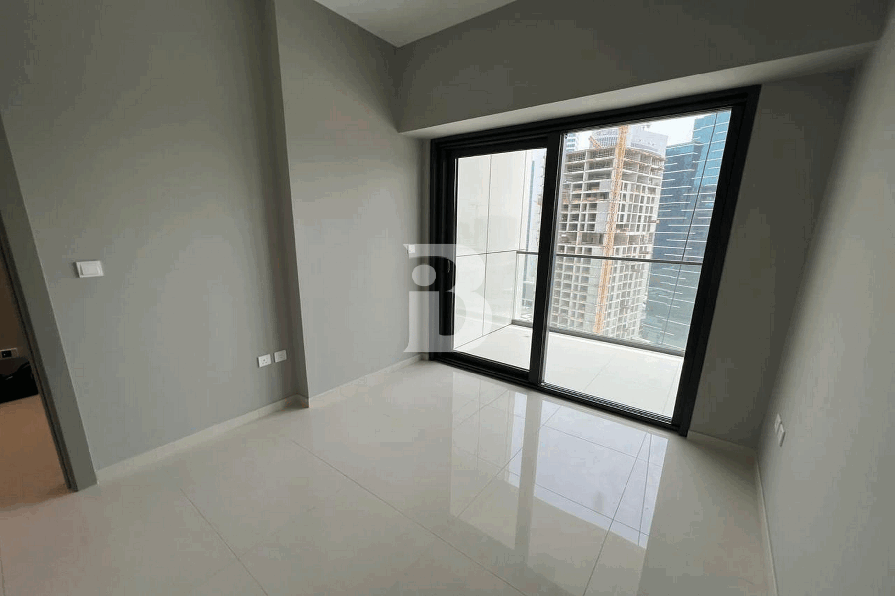 Spacious Layout | High Floor | Unfurnished