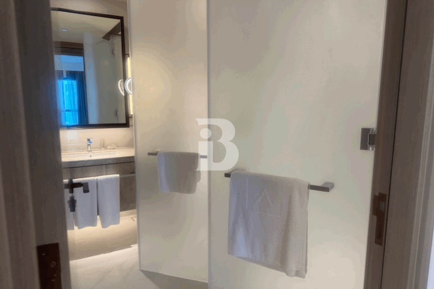 LUXURIOUS AMENITIES | HIGH FLOOR | BRIGHT LAYOUT