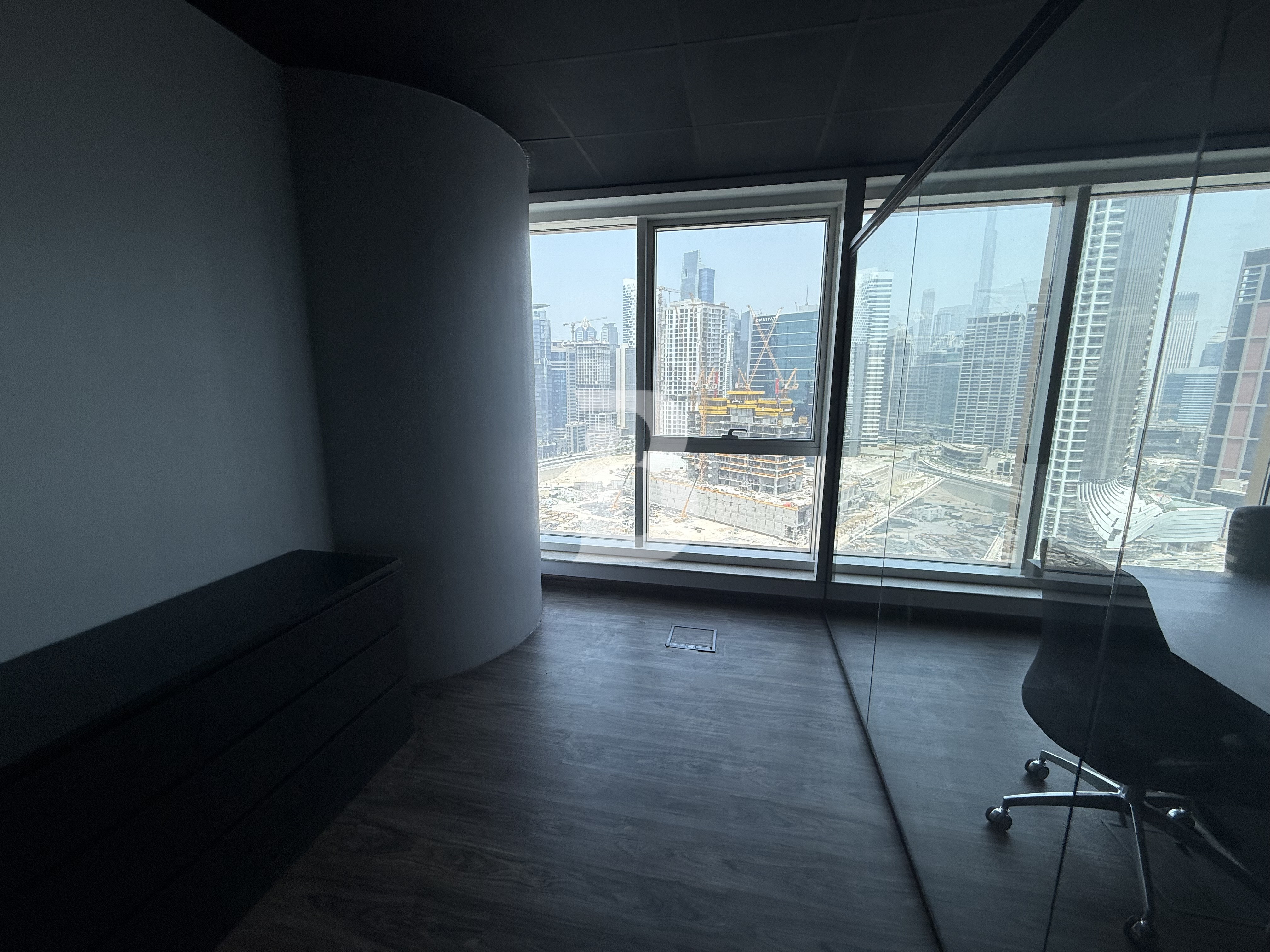 VASTU | CANAL VIEW | HIGH FLOOR | FAST LIFTS