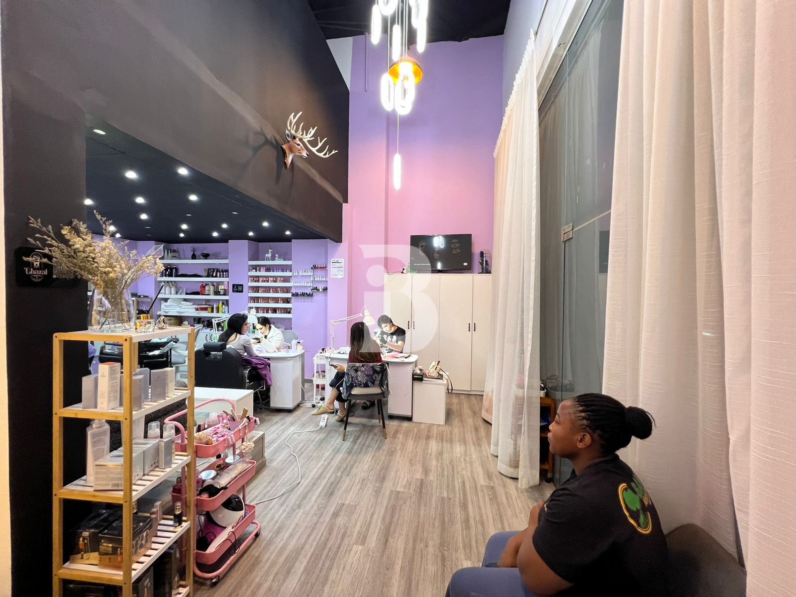 PRIME and IDEAL RETAIL | PARK VIEWS | HIGH ROI