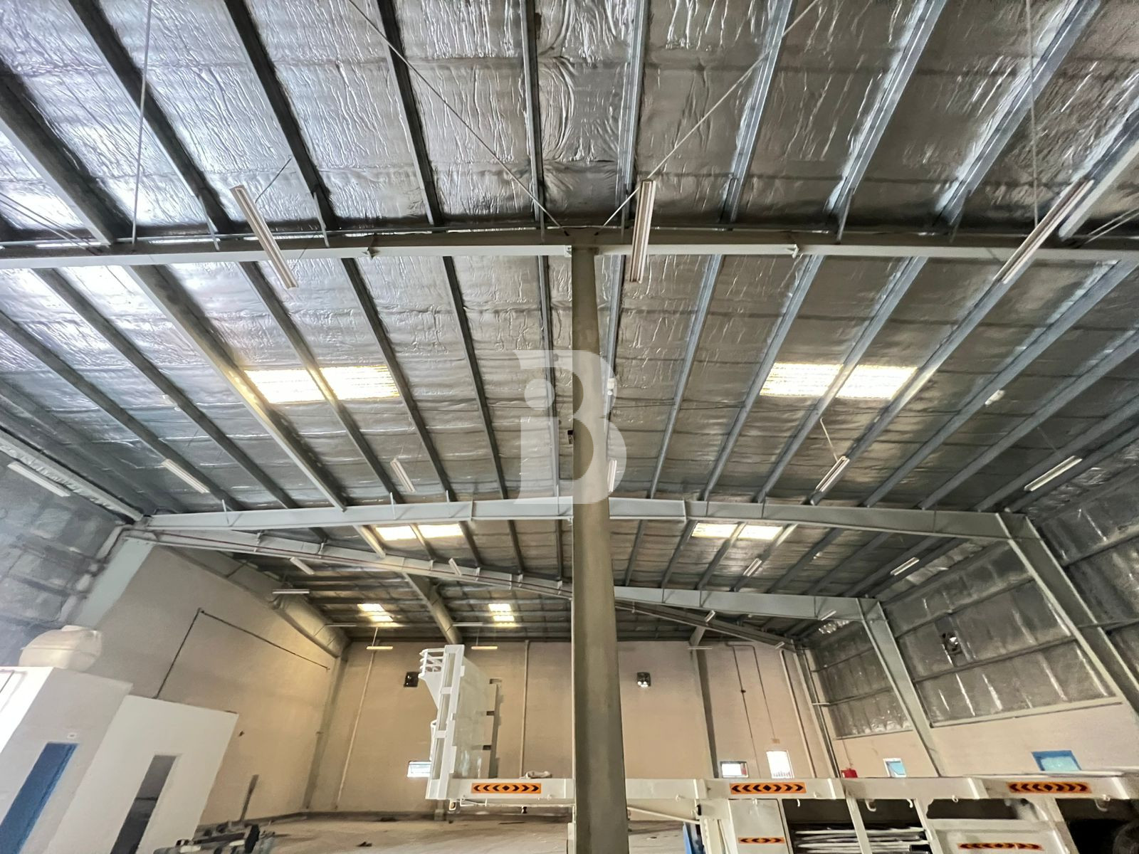 Good for storage 8800 sqft Warehouse in DIP 1