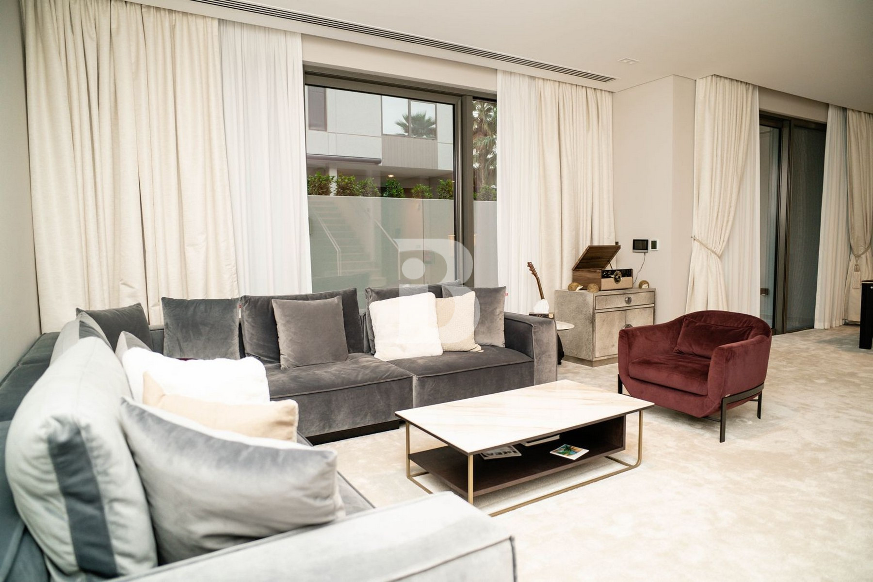 4bed | Corner Unit | Fully Furnished | Vacant