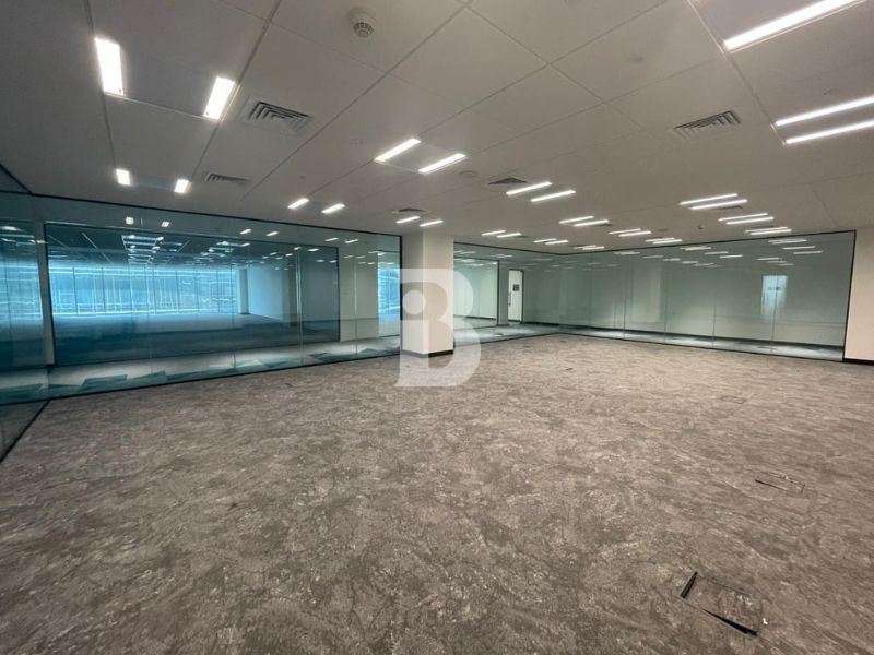 High Floor | Premium Office | 10 parking's