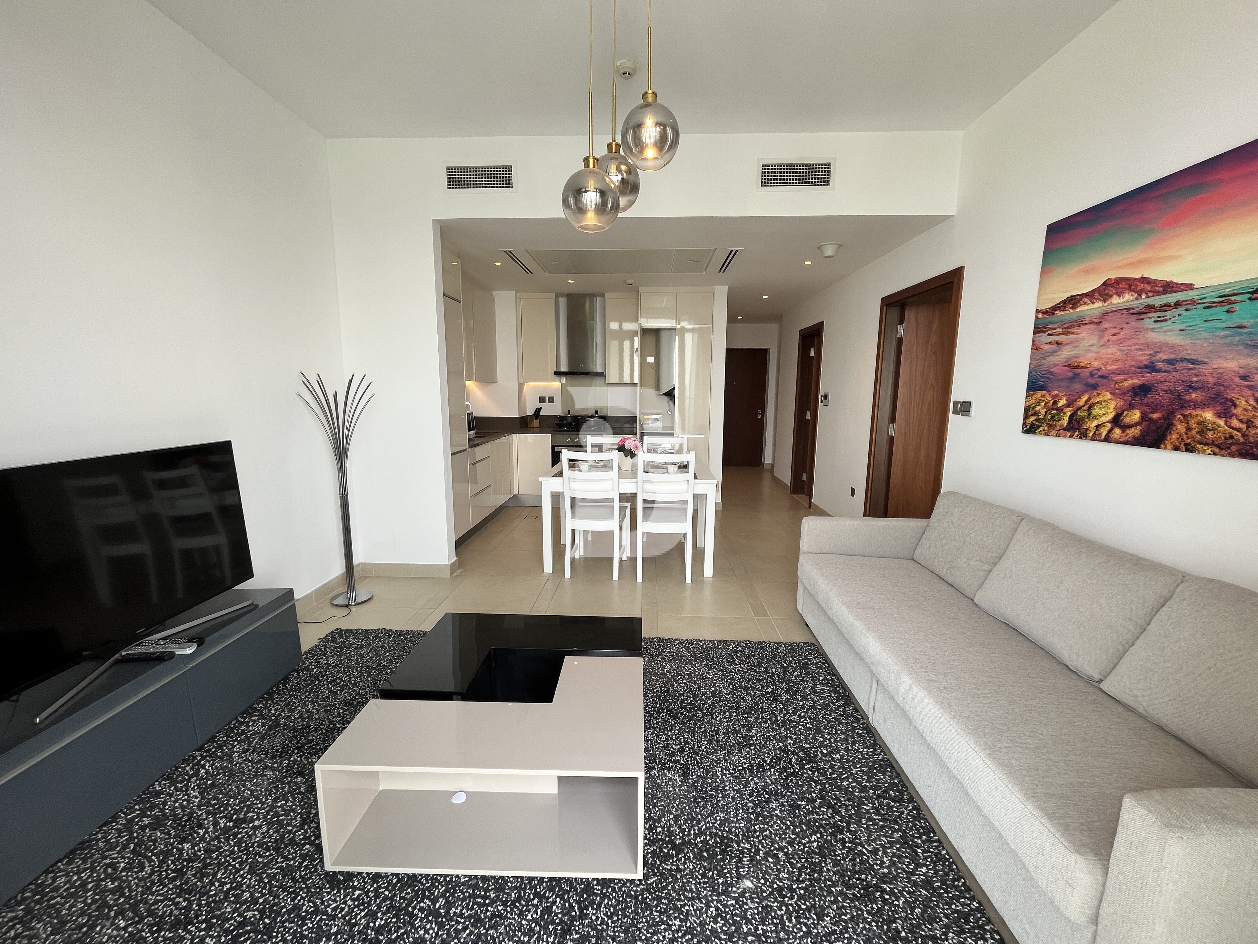 FULLY FURNISHED I SEA VIEW ! SPACIOUS