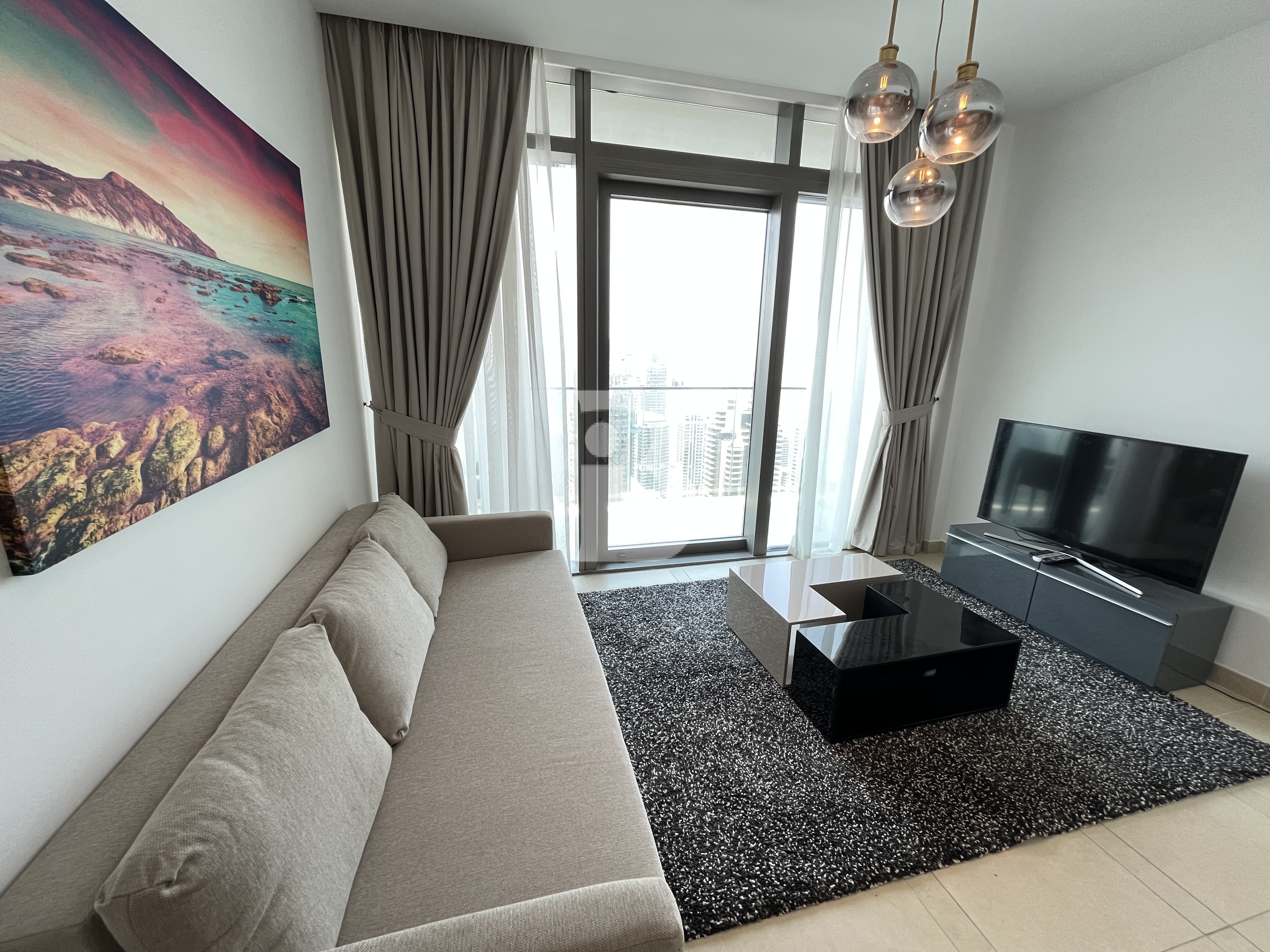 FULLY FURNISHED I SEA VIEW ! SPACIOUS