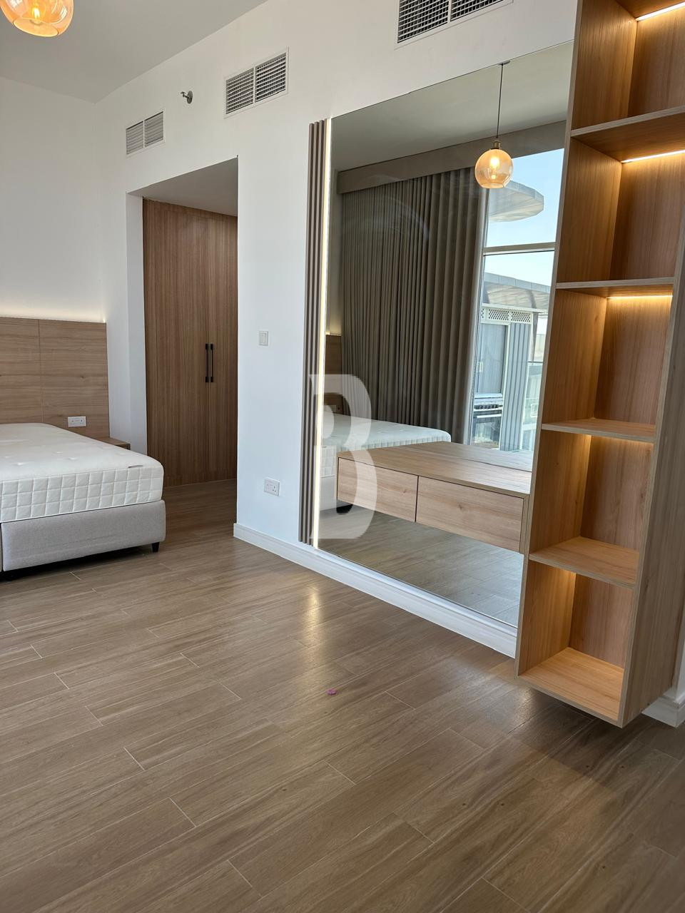 Vacant  | Ready To Move |  Brand New Furniture