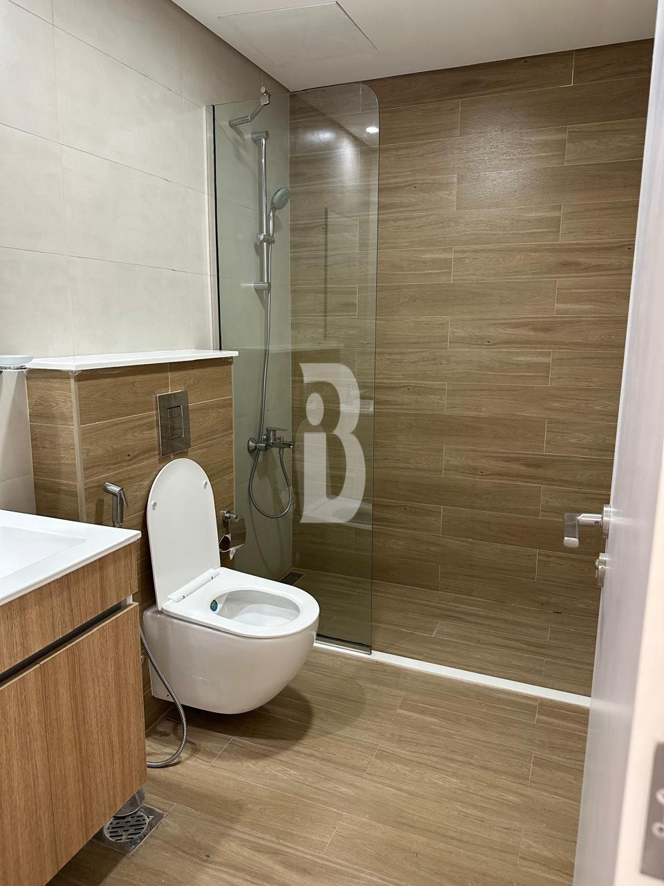 Vacant  | Ready To Move |  Brand New Furniture