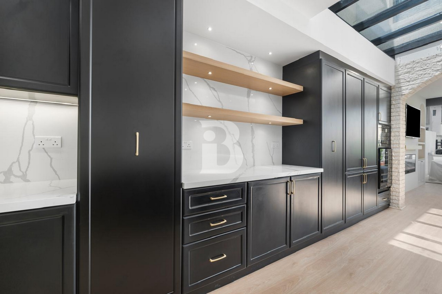 Fully Renovated | Backing Park | 3600sf BUA
