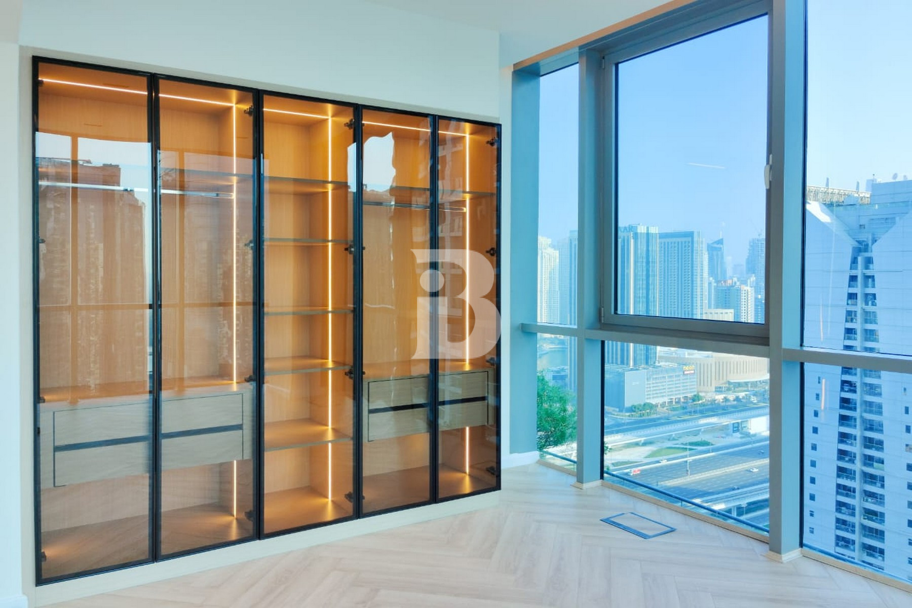 |PENTHOUSE|READY TO MOVE| SEMI FURNISHED