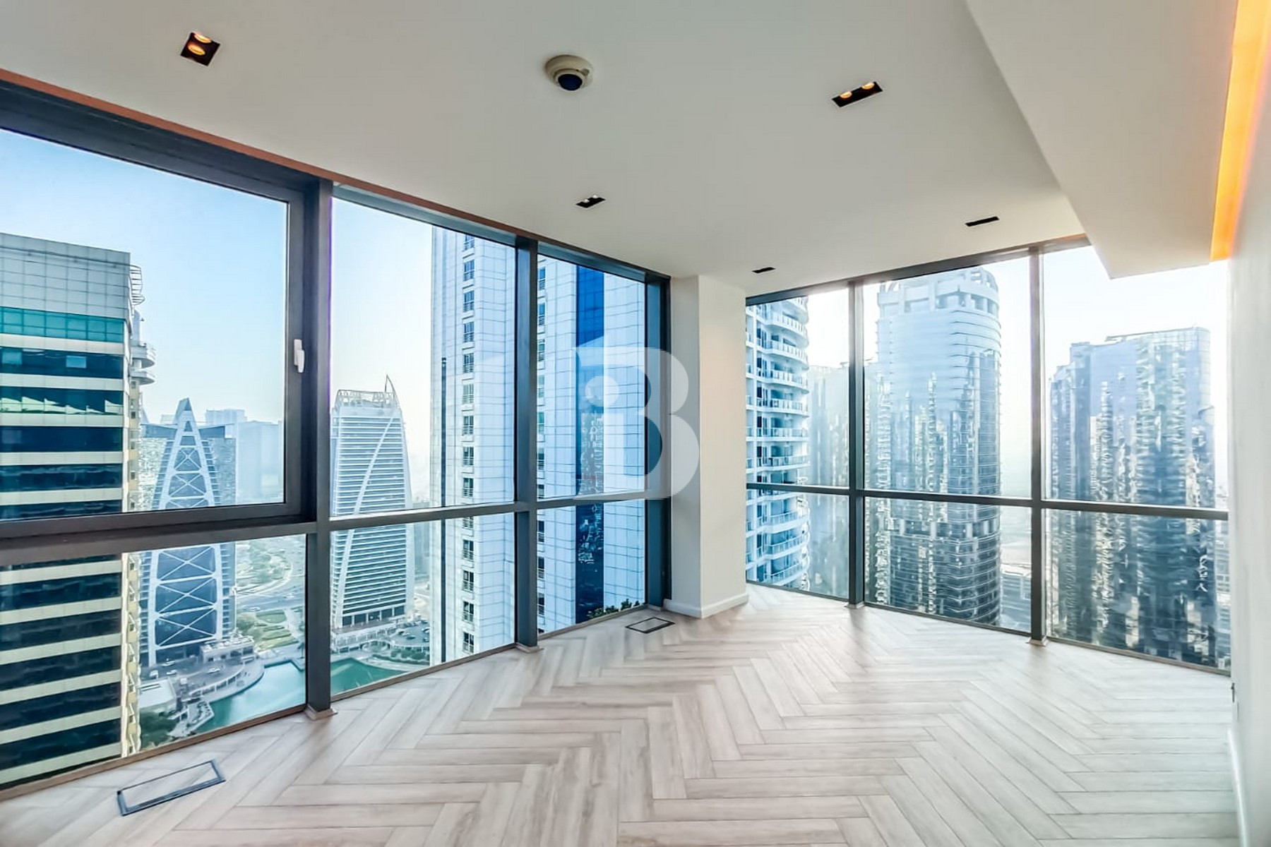 PENTHOUSE|READY TO MOVE| SEMI FURNISHED