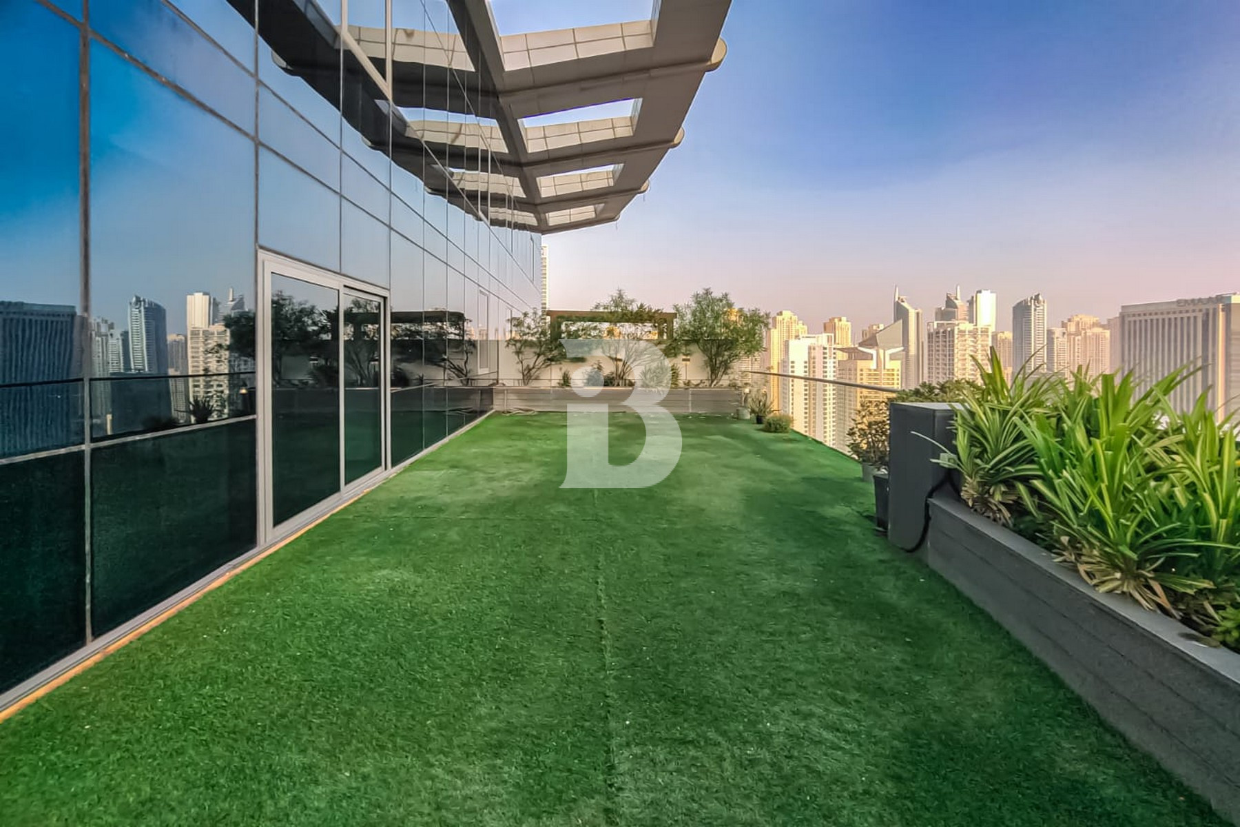 |PENTHOUSE|READY TO MOVE| SEMI FURNISHED