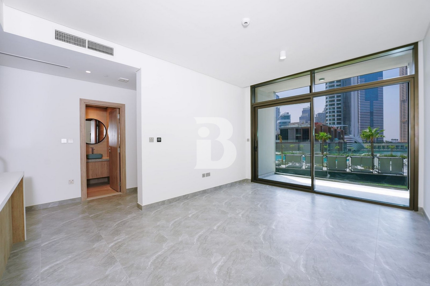 Canal View | low Floor | Heart of Dubai