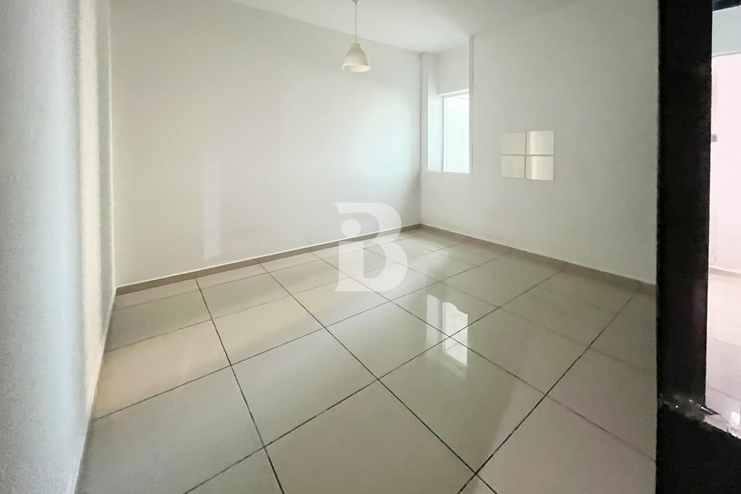 VACANT | UNFURNISHED 1BR | NEAR TRAM | NO AGENTS