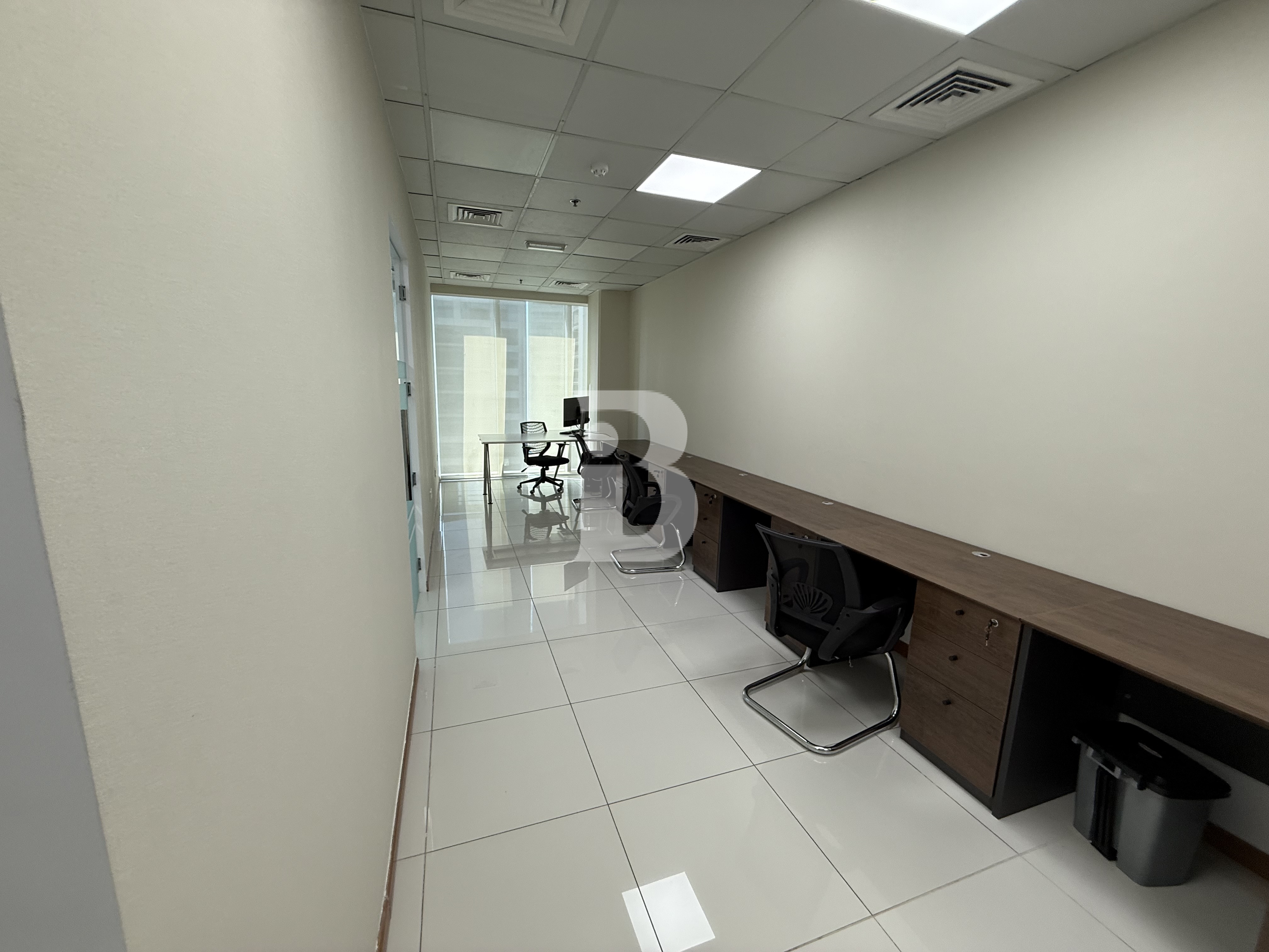 VASTU COMPLIANT | 3 PARKING | FURNISHED UNIT