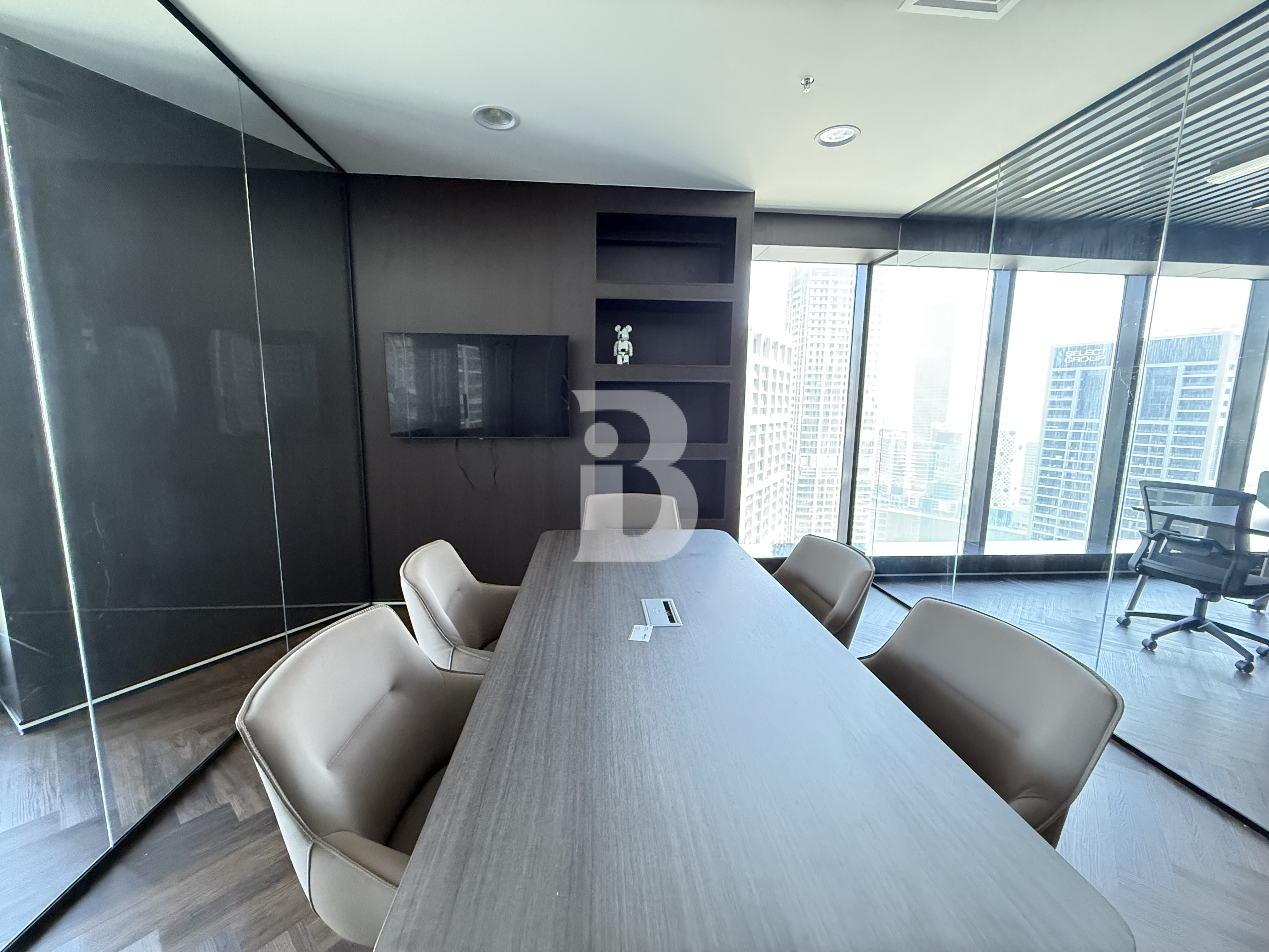 LUXURY|FULLY FURNISHED|WALKABLE TO METRO|VACANT