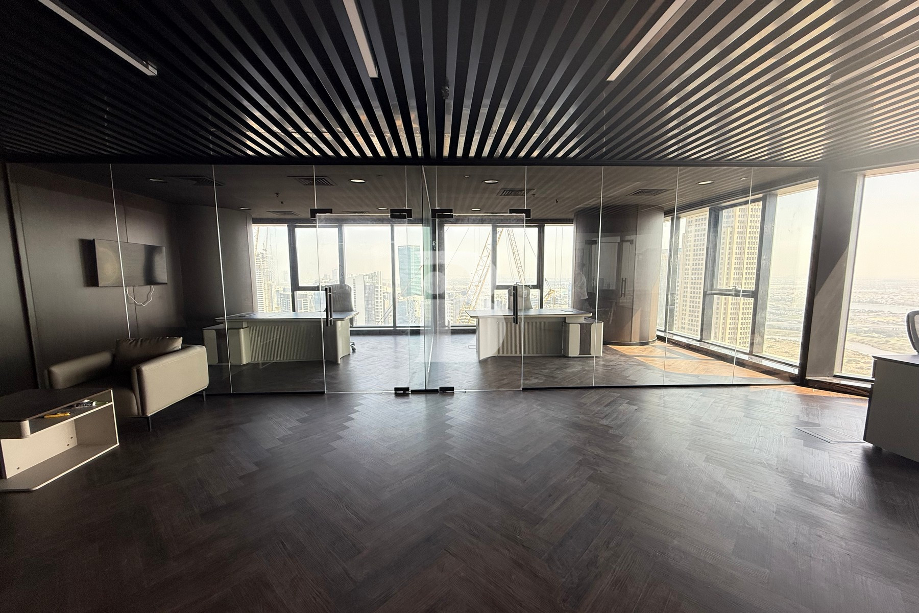 FULLY FURNISHED | NEAR METRO | READY TO MOVE IN