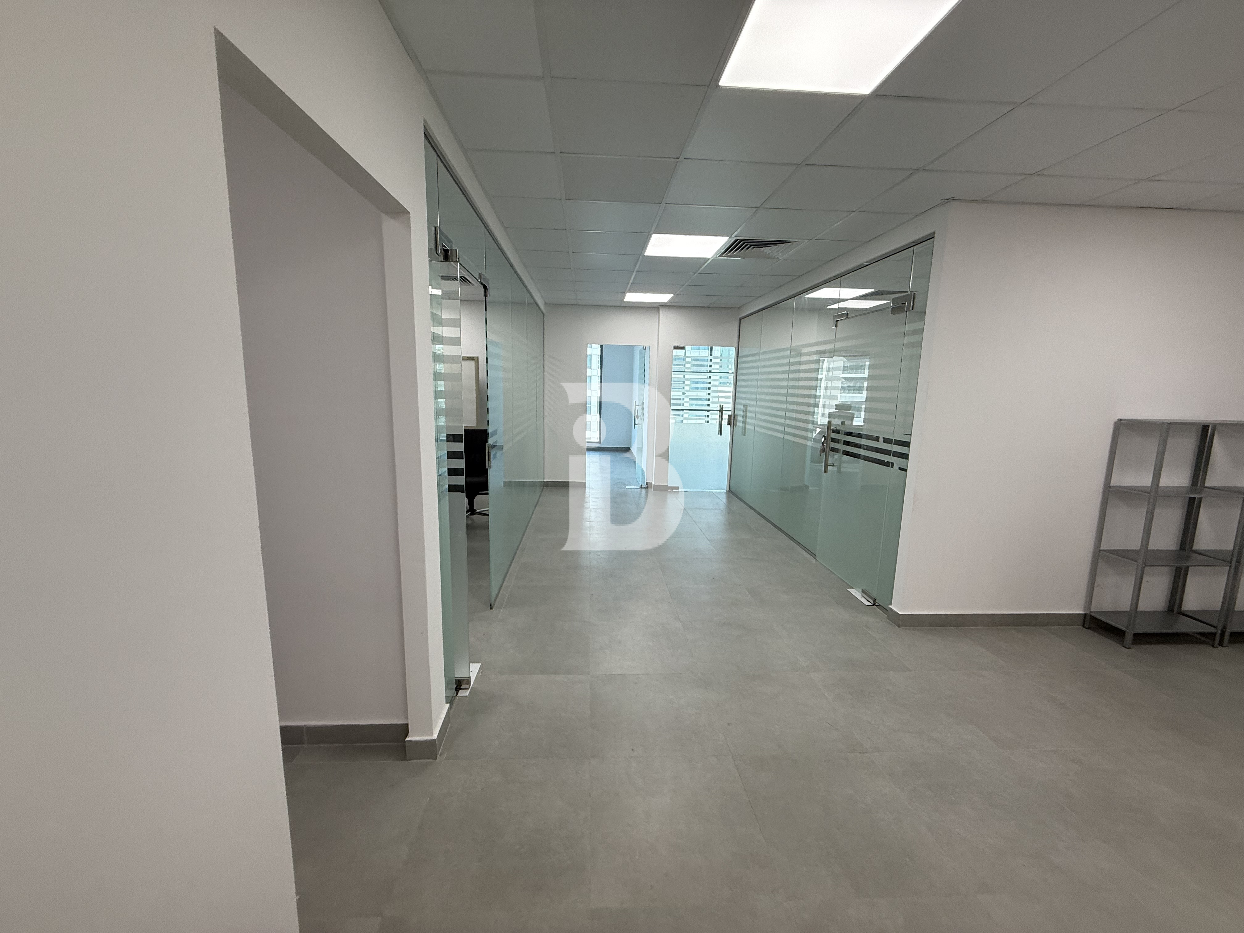 VASTU COMPLIANT | 1 PARKING | FURNISHED UNIT