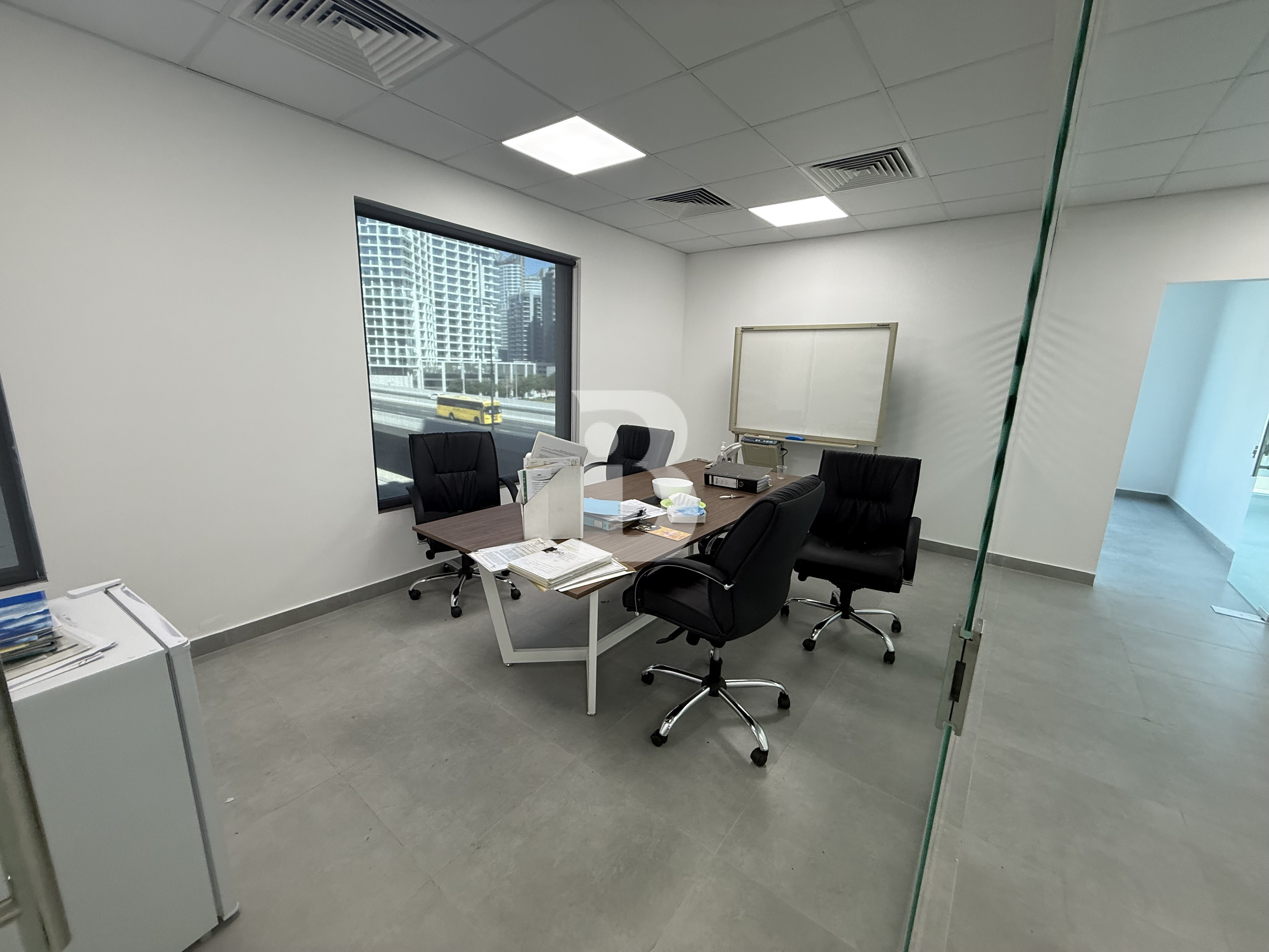 VASTU COMPLIANT | 1 PARKING | FURNISHED UNIT