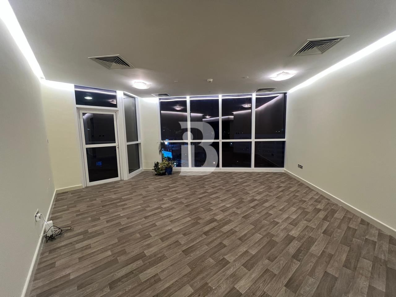 3 Bedrooms +Maids |Ready to Move| | Spacious