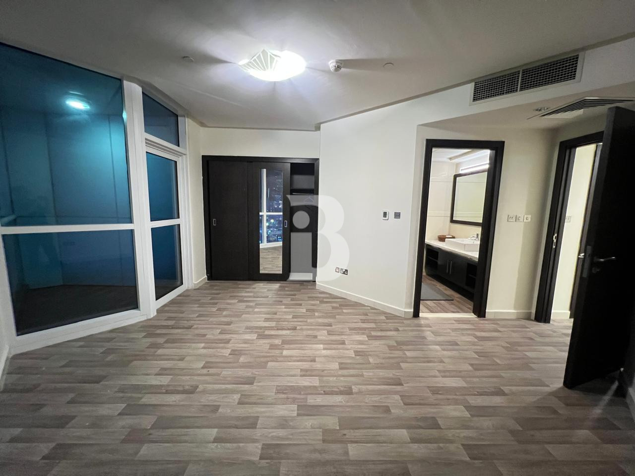 3 Bedrooms +Maids |Ready to Move| | Spacious