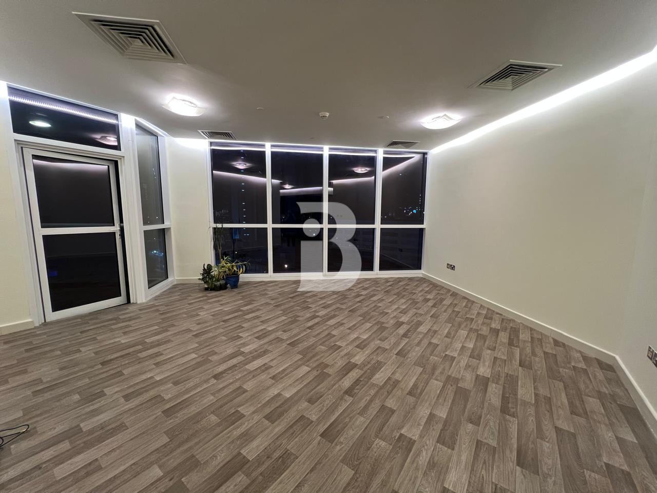 3 Bedrooms +Maids |Ready to Move| | Spacious