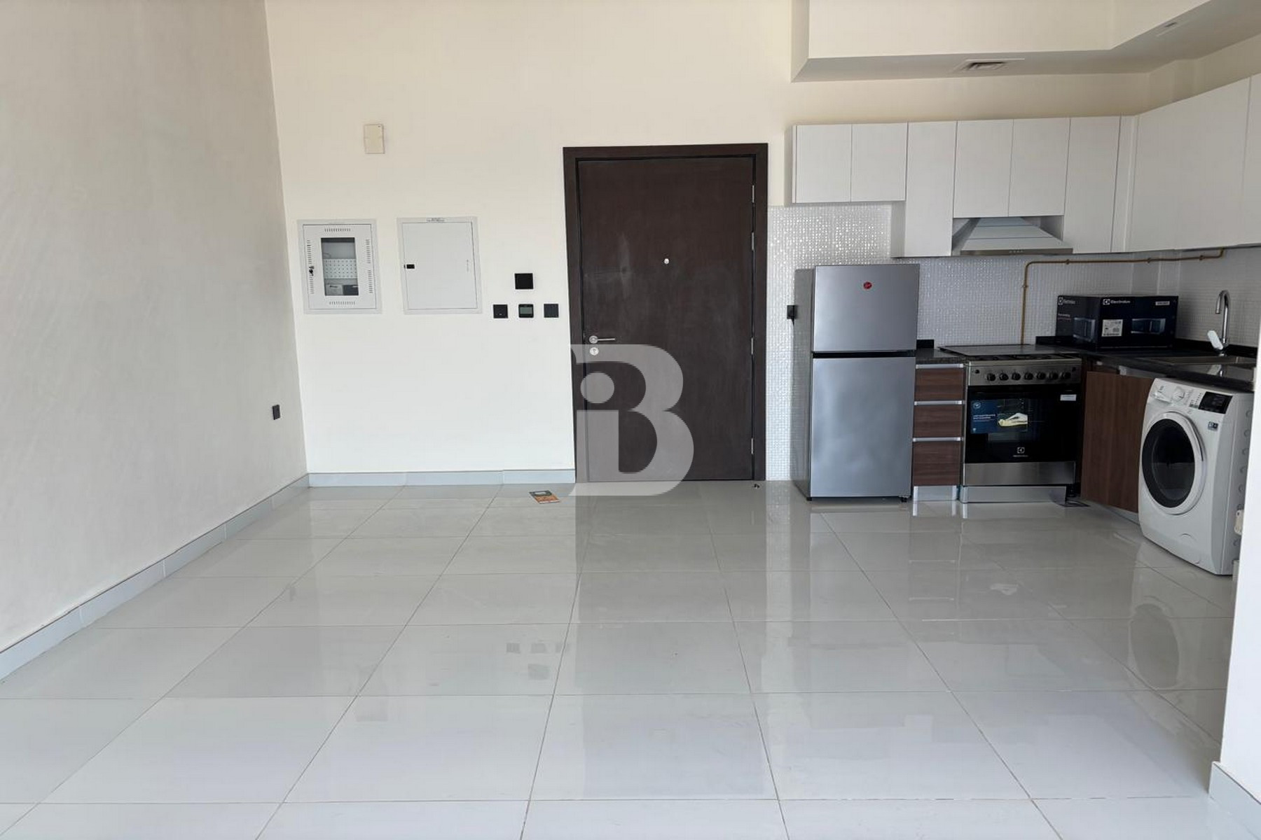 Vacant Studio | Kitchen Equipped | Road  View