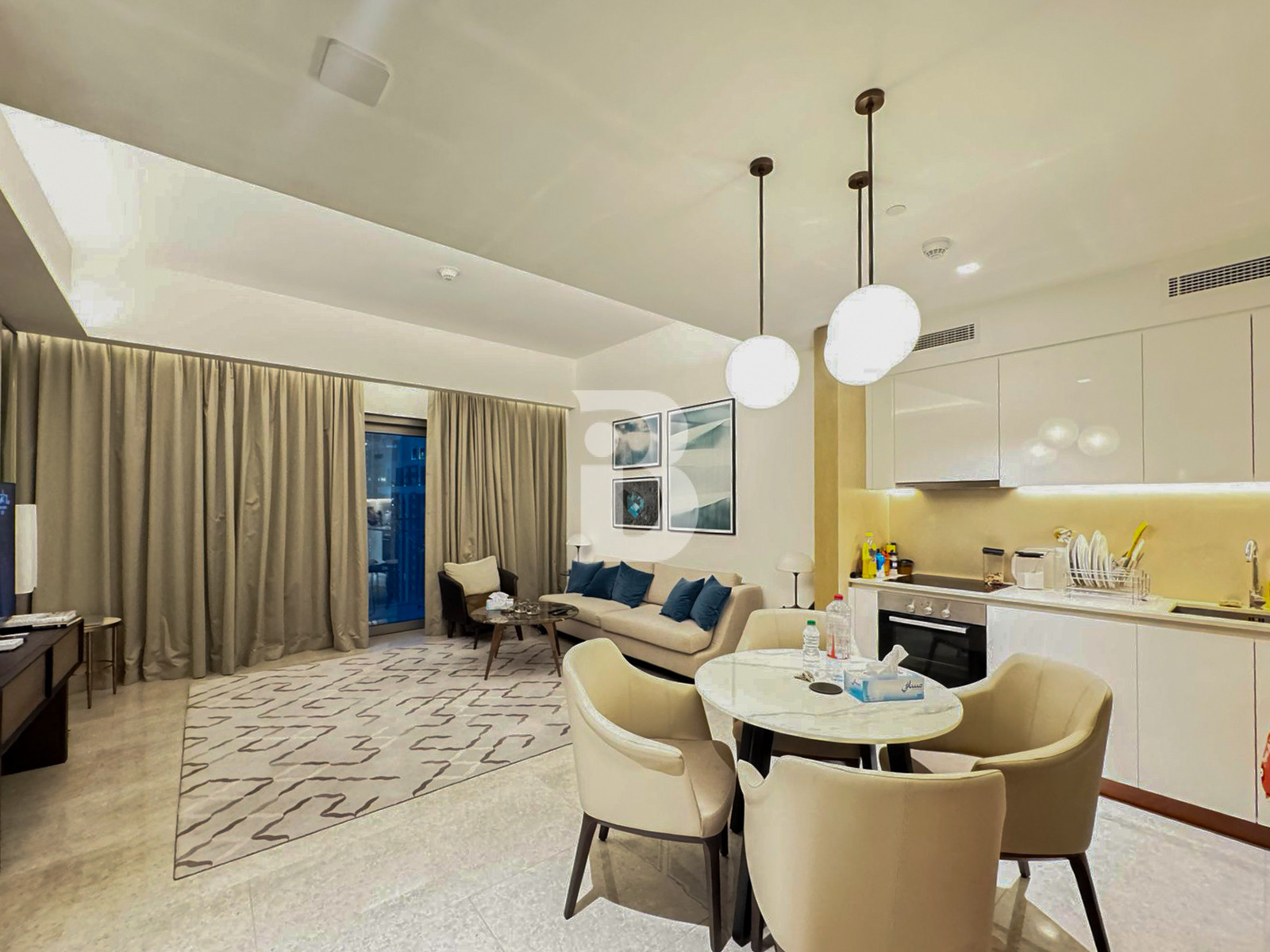 CREEK VIEW | BRIGHT LAYOUT | LUXURIOUS AMENITIES