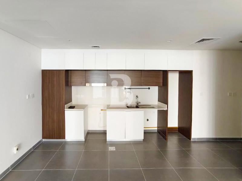 CREEK VIEW | CORNER UNIT | SPACIOUS LAYOUT