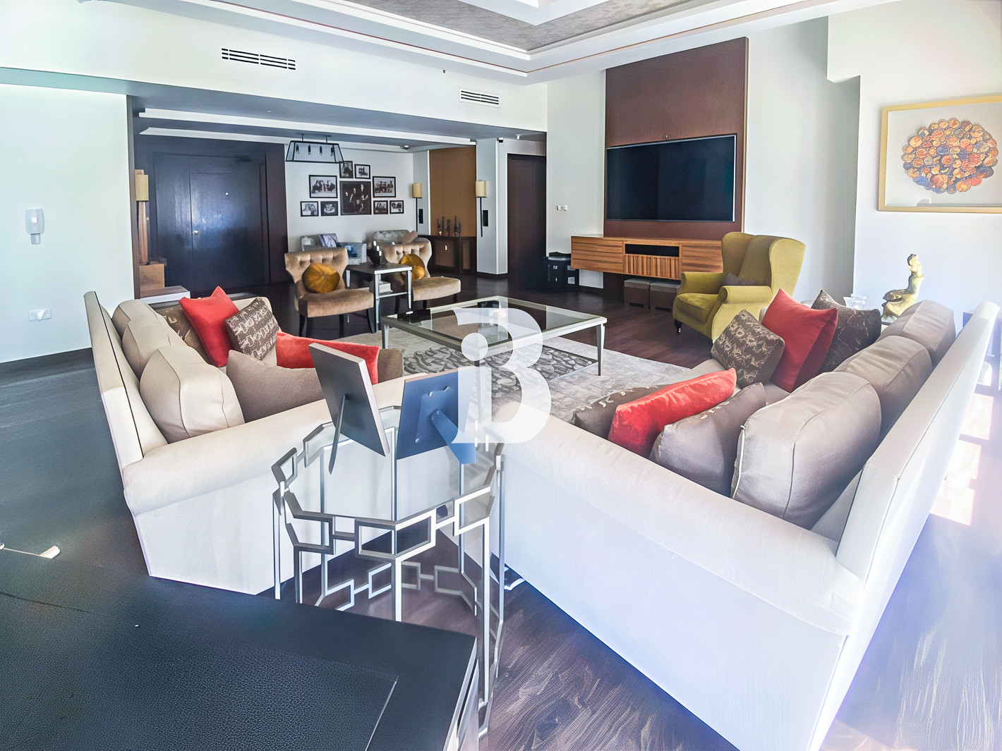 UPGRADED AND FURNISHED APARTMENT I VACANT