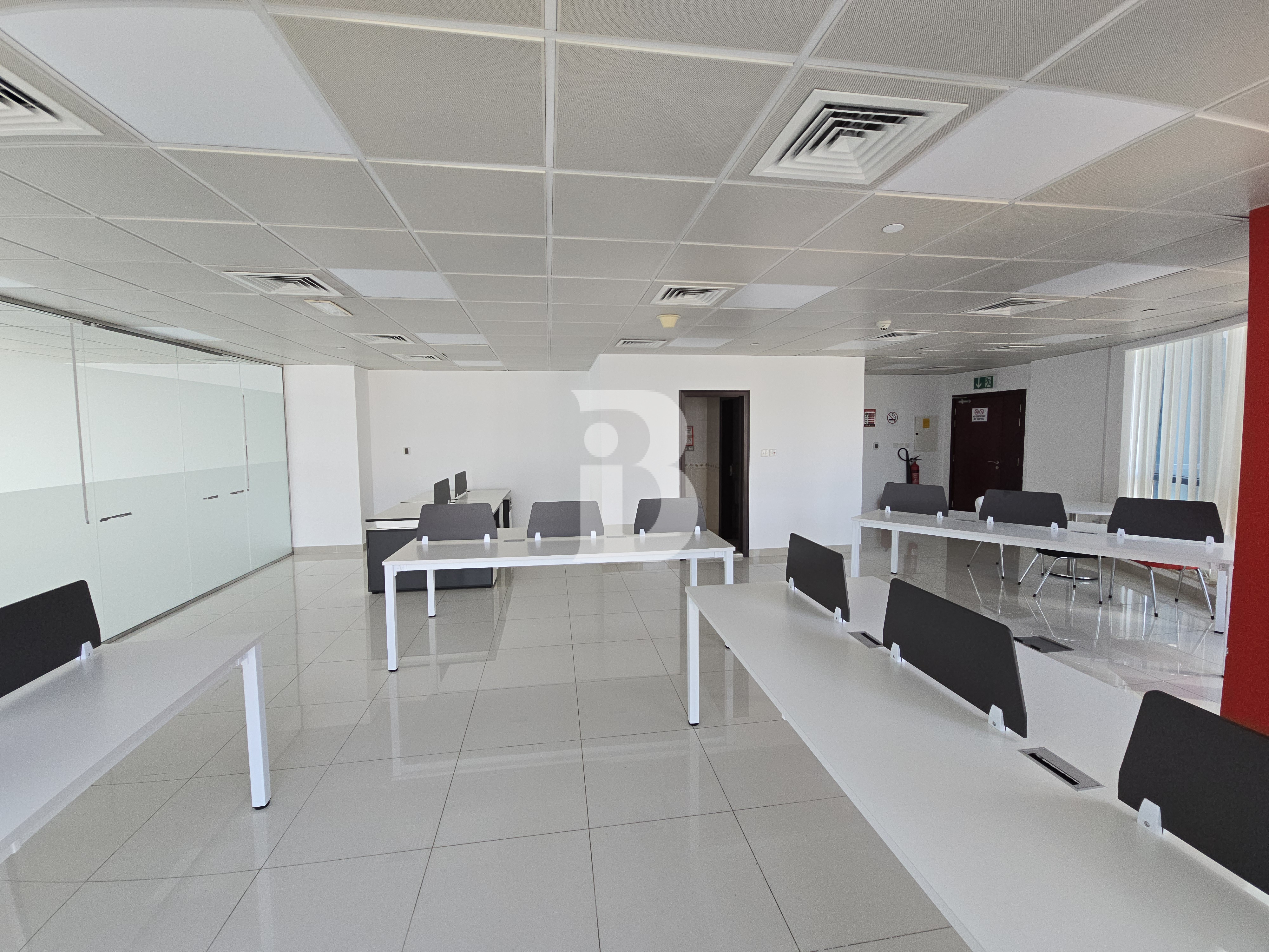 FULLY FURNISHED l OPEN LAYOUT l COMMUNITY VIEW