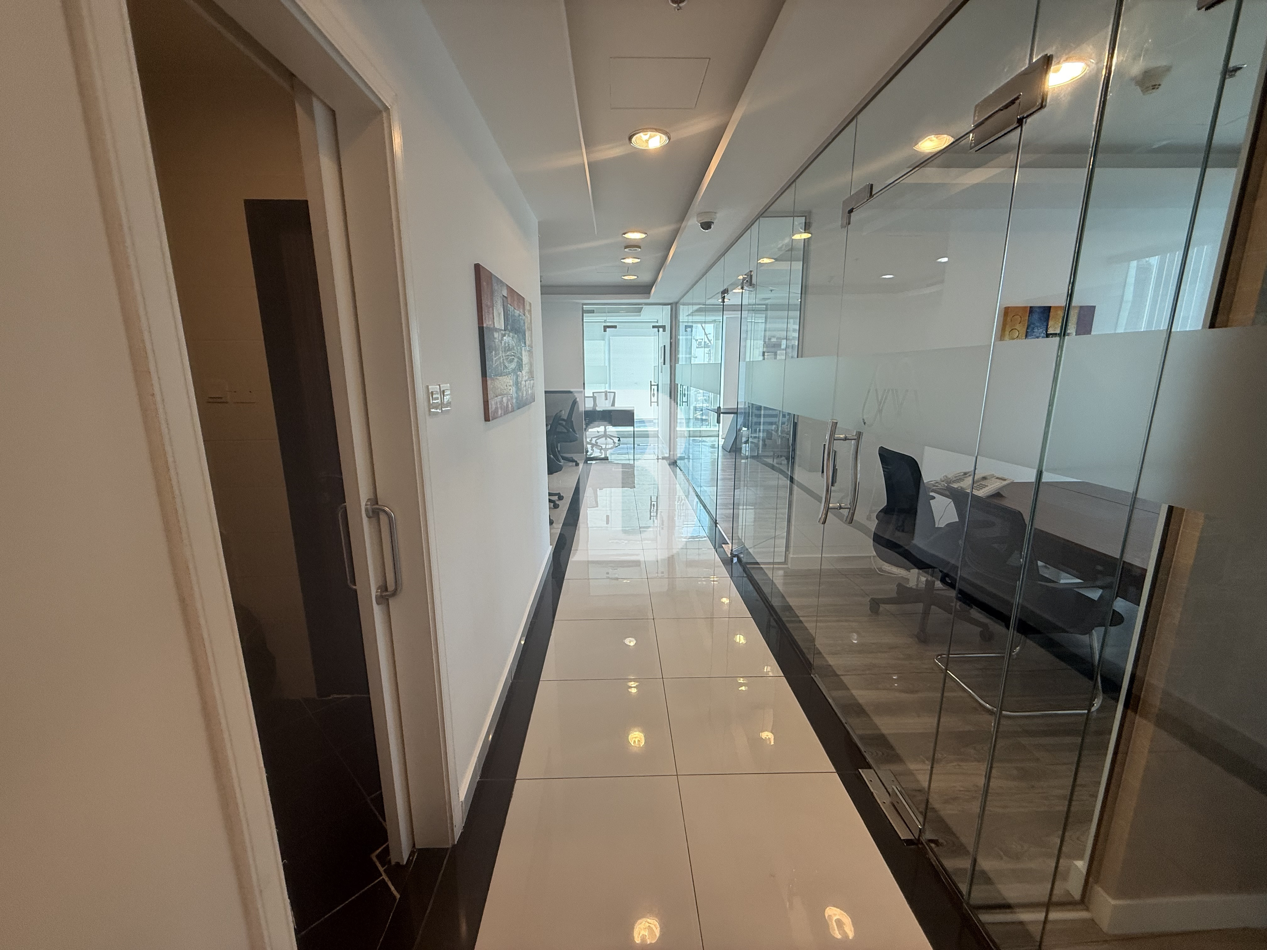 HIGH FLOOR | FULLY FURNISHED OFFICE | NEAR METRO