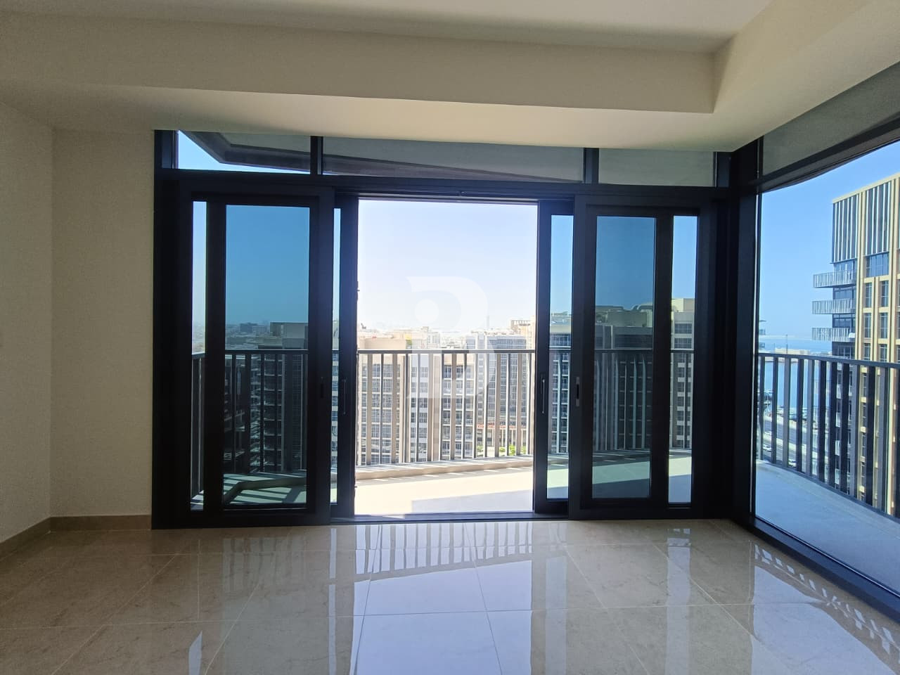 SPACIOUS I HIGH FLOOR I LUXURY