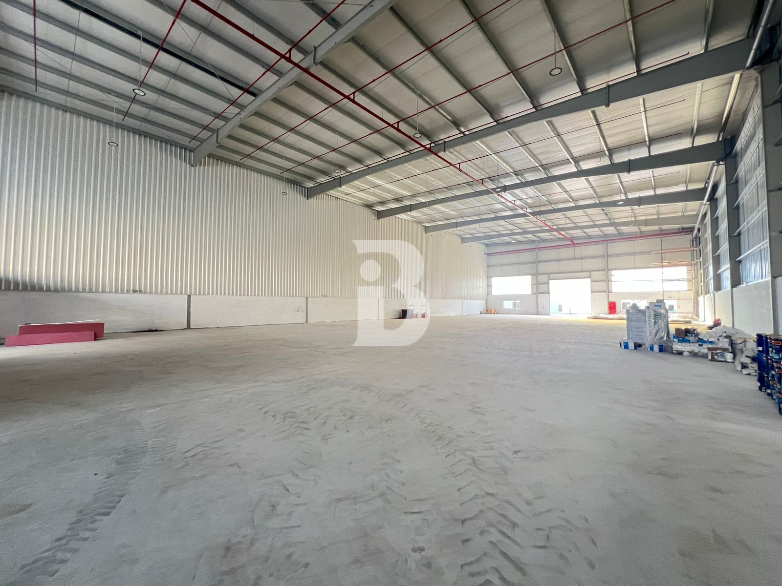 960 KW |  32,600 sqft |  Warehouse in DIC