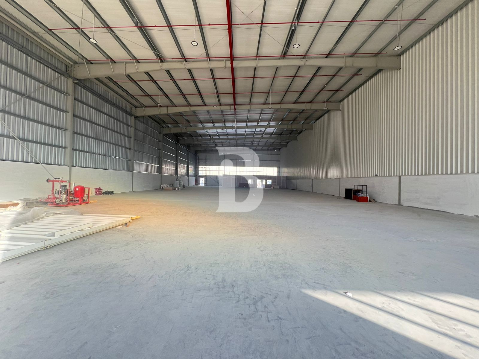 960 KW |  32,600 sqft |  Warehouse in DIC