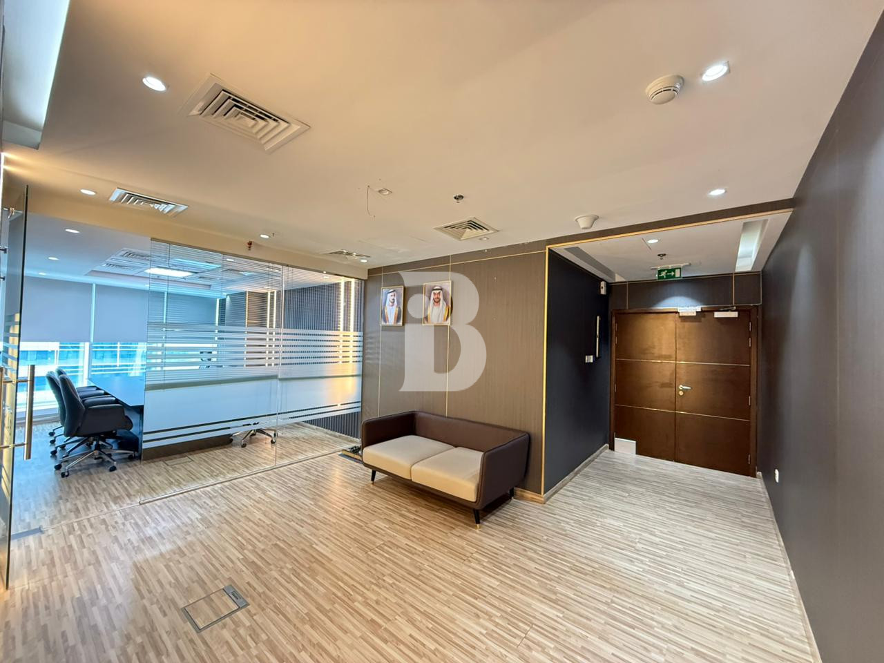 Canal View | Luxury Fitted | Corner Unit