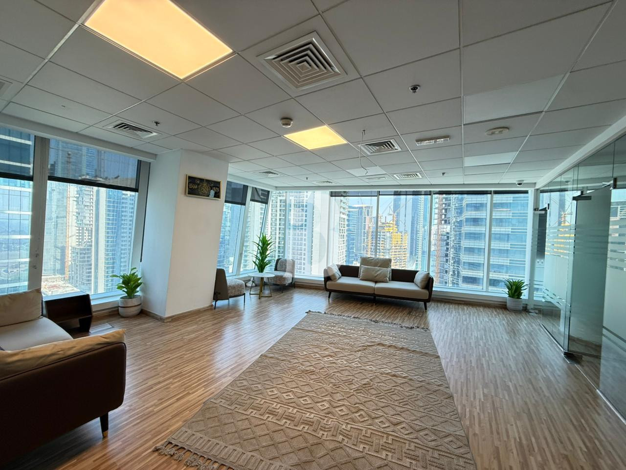 Canal View | Luxury Fitted | Corner Unit