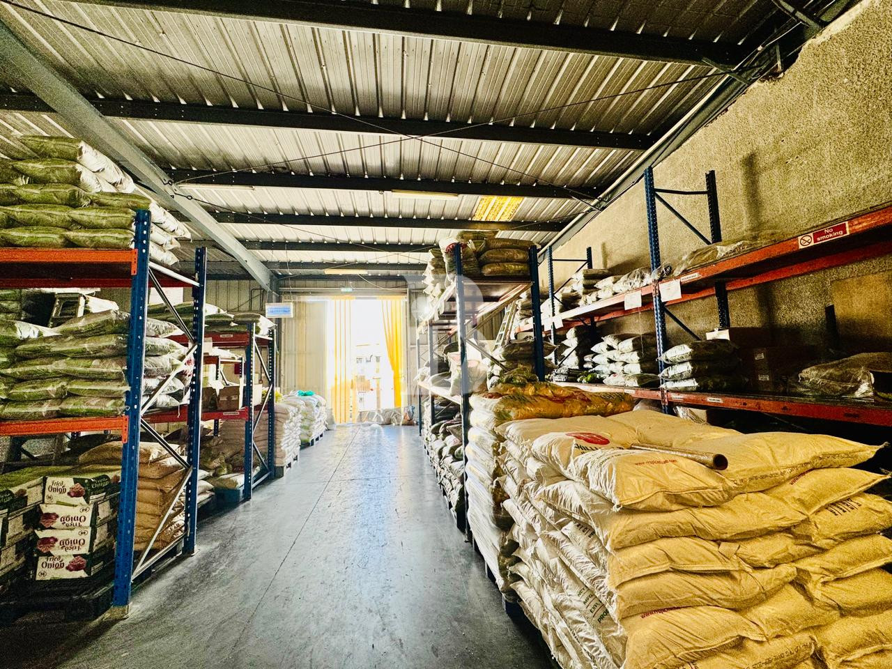 Vacant From December | 5 Warehouses | 6 Mtrs