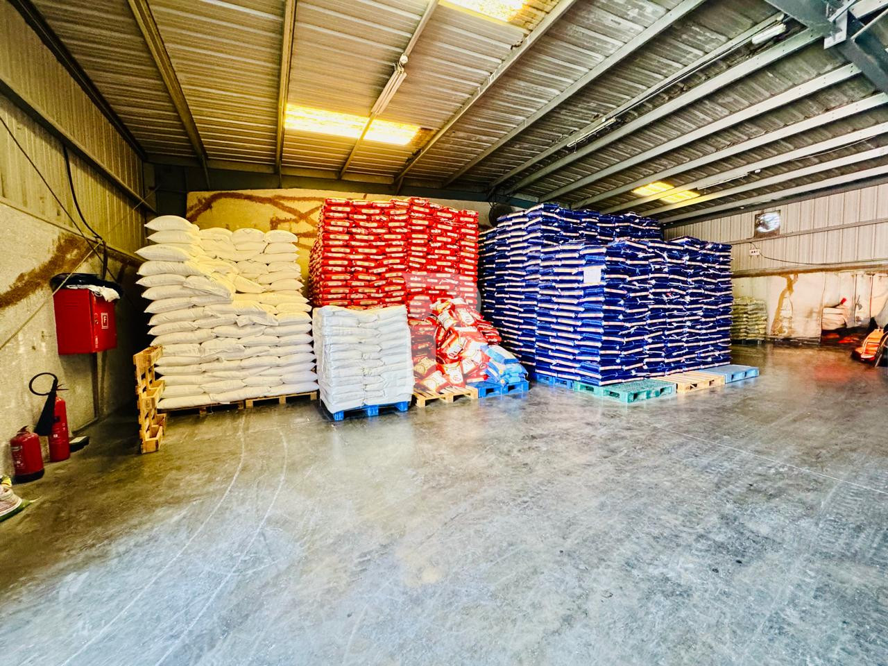 Vacant From December | 5 Warehouses | 25k Plot