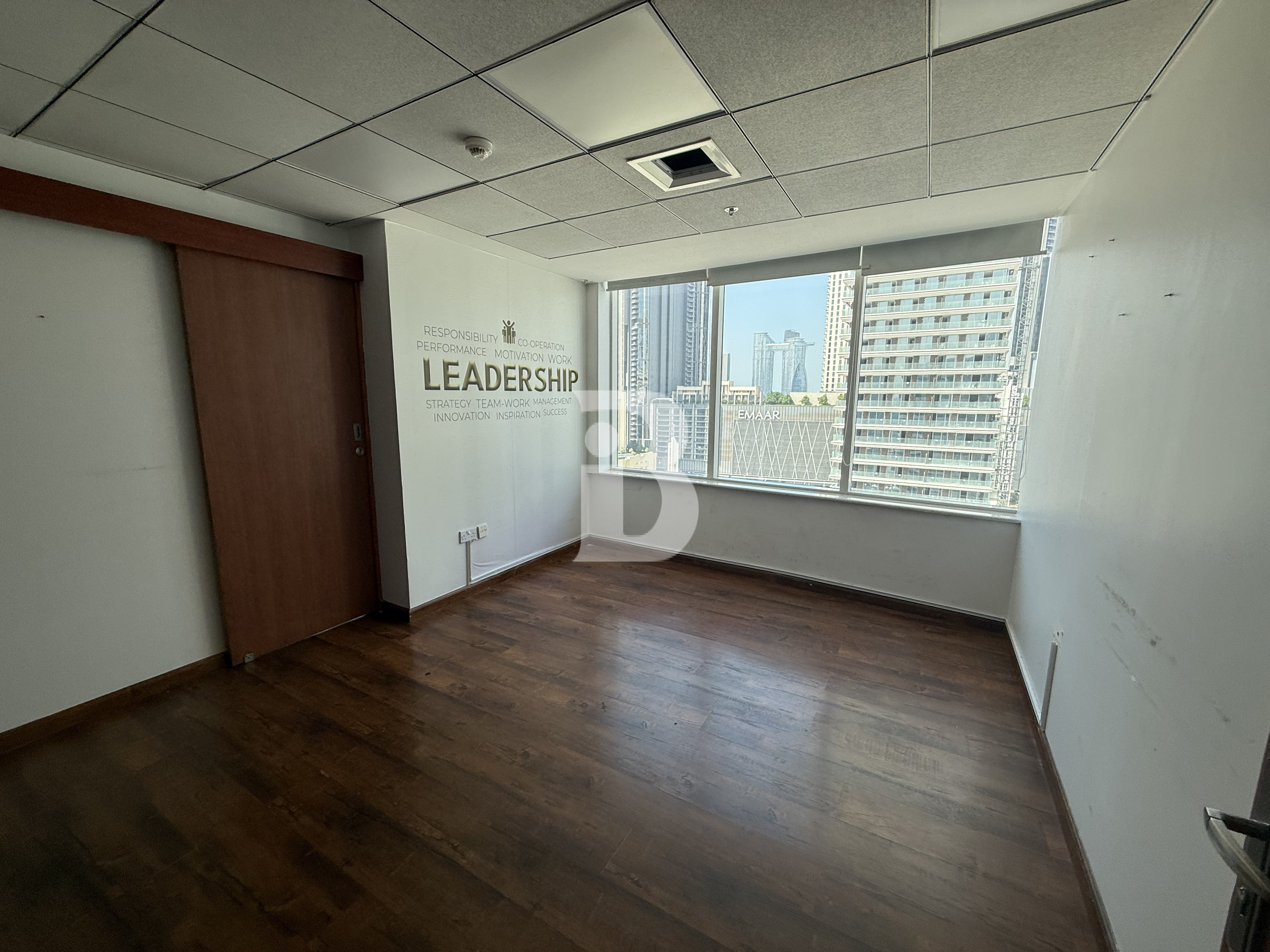 PARTITIONED OFFICE | 2PARKING | UNFURNISHED