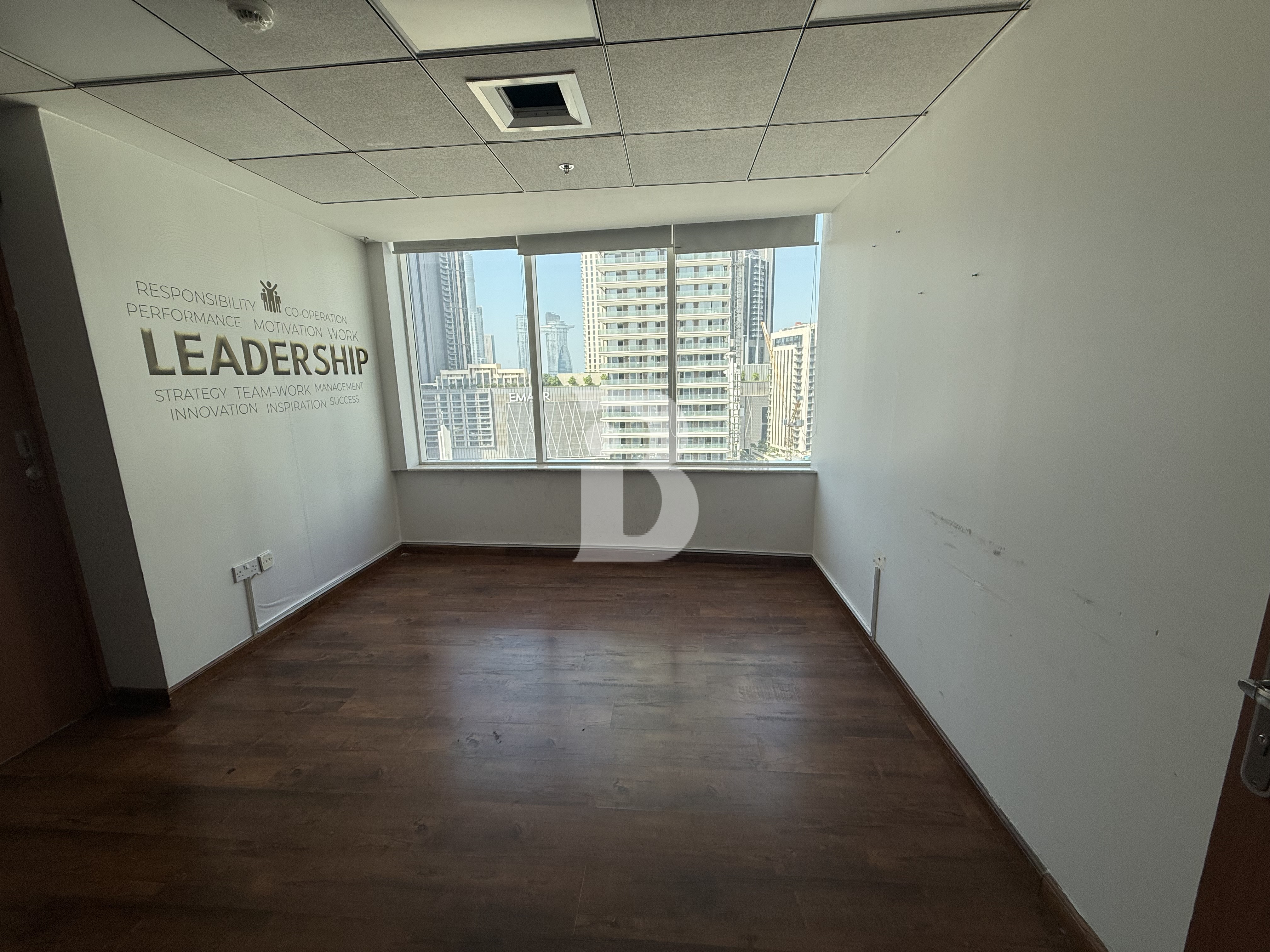 PARTITIONED OFFICE | 2PARKING | UNFURNISHED